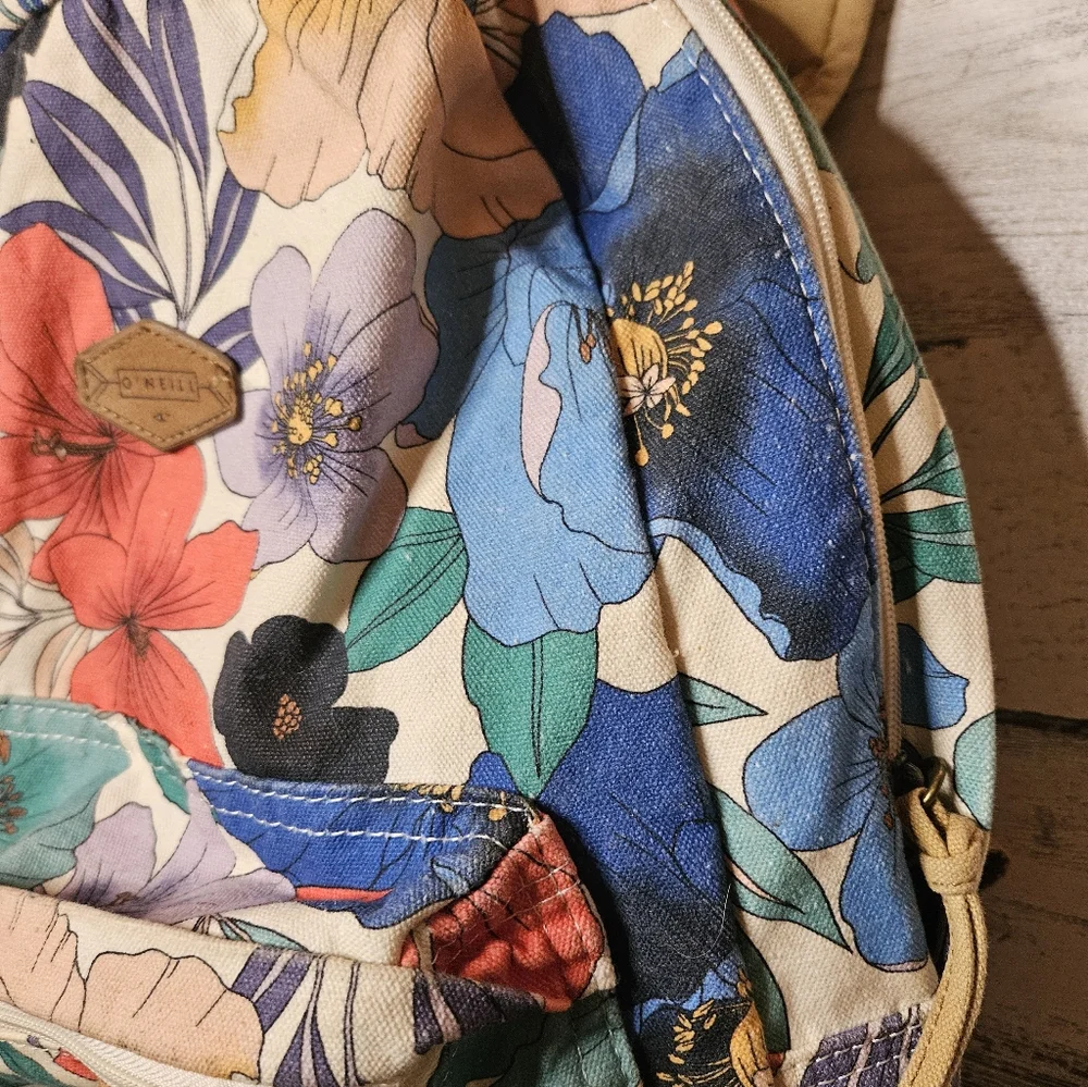 O'NEILL Floral Hibiscus Backpack Boho Beach - Picture 4 of 6